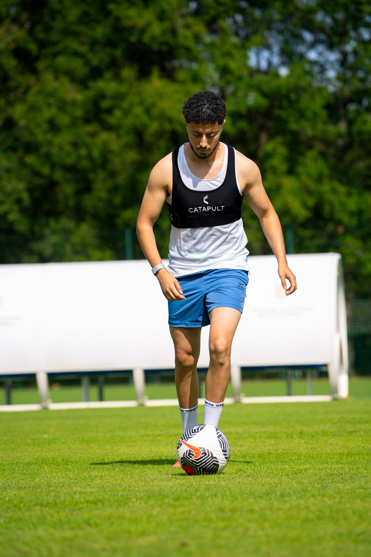Adel Beggah carrying the ball in training